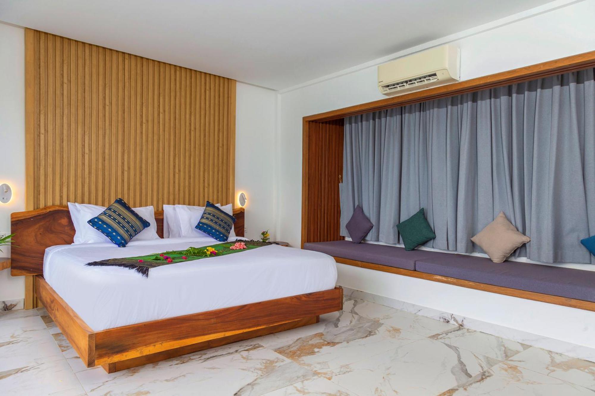 Pearl Beach Resort & Spa Ко Ронг Санлоем Екстериор снимка